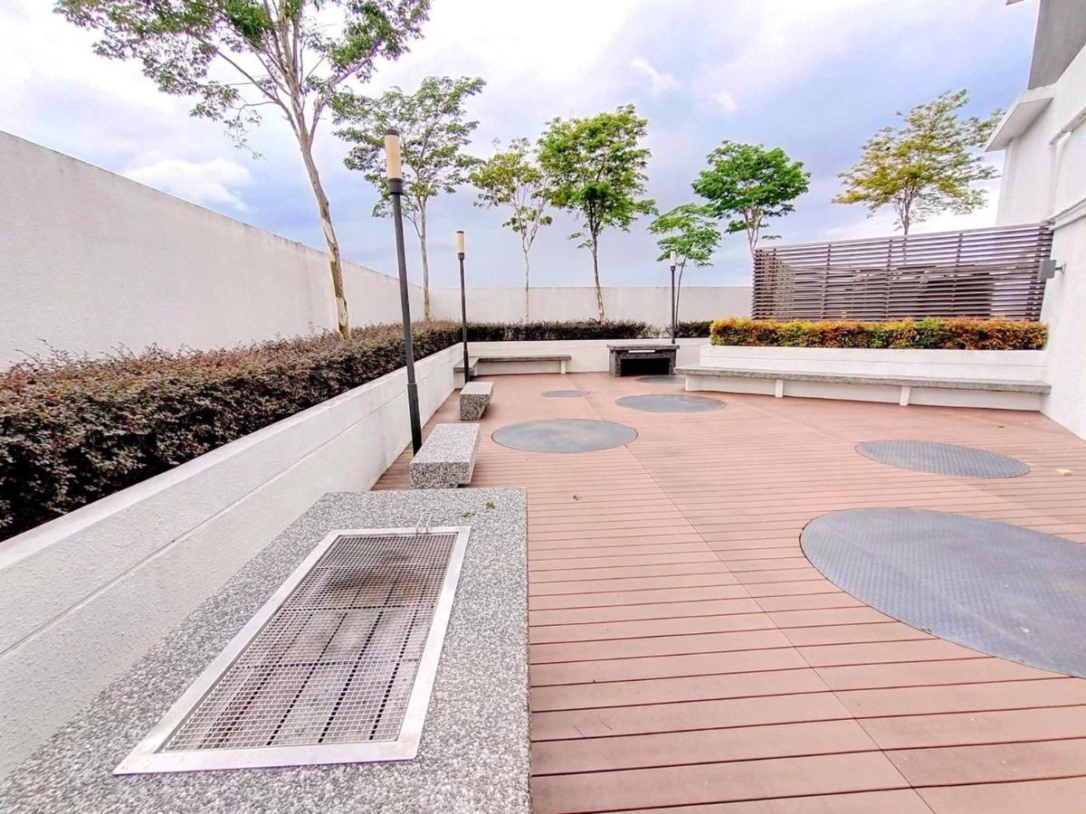 D'putra Beside Ioimall Near Airport And Jpo Apartment *
