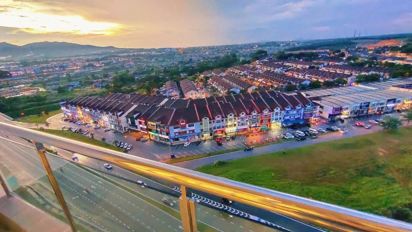 Apartment D'putra Beside Ioimall Near Airport And Jpo *